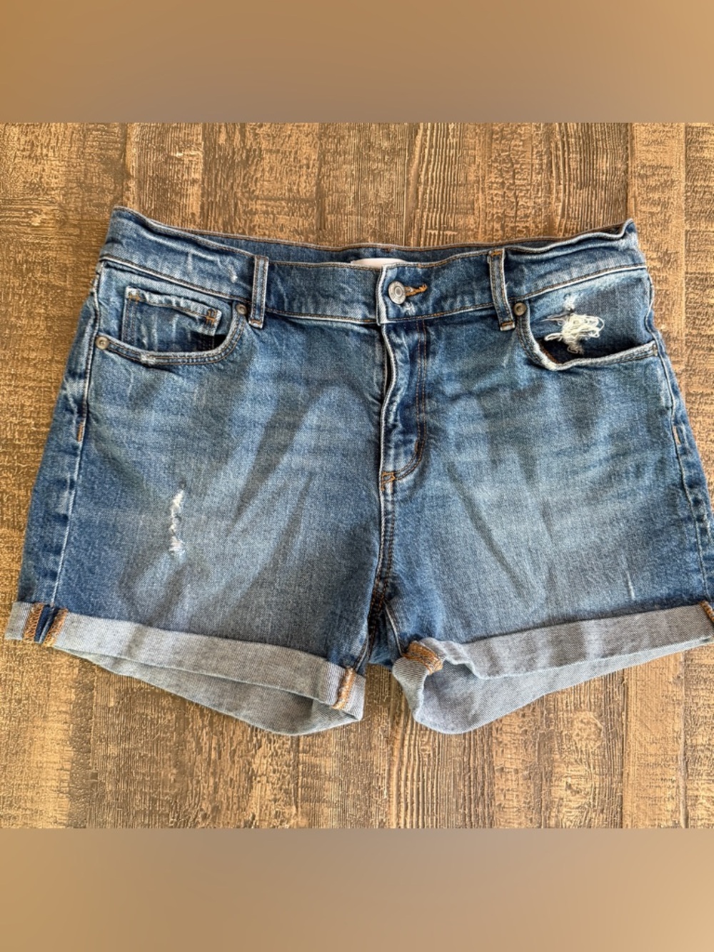 Loft Cuffed Shorts size 4